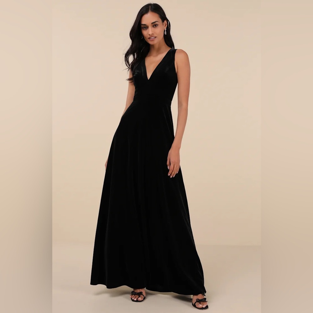 Lulu's Elegant Black Maxi Dress